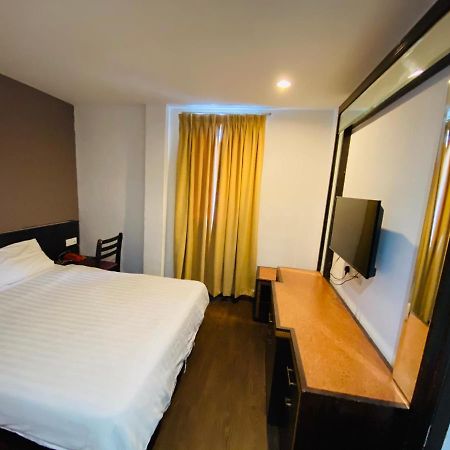 Ta Hotel Куала-Лумпур Экстерьер фото