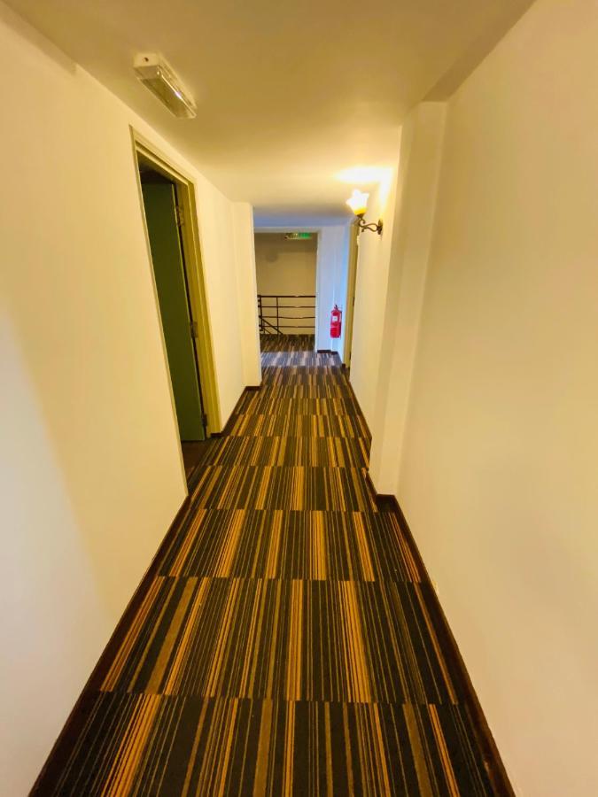 Ta Hotel Куала-Лумпур Экстерьер фото